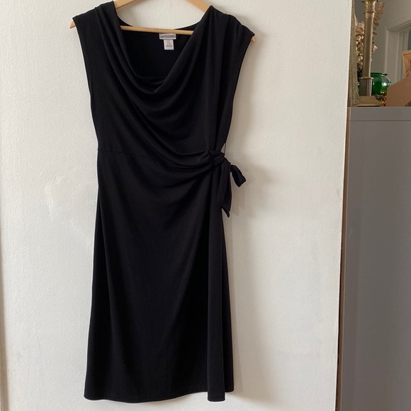 Motherhood Maternity Dresses & Skirts - Motherhood Maternity little black dress